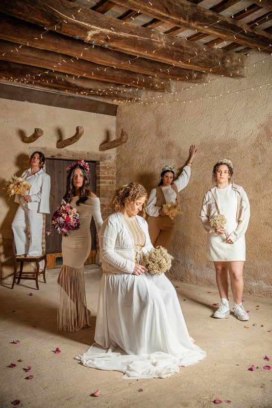 Nouvelle section de fleurs séchées et de fleurs stabilisées pour les mariés et les invités du mariage