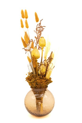 Delicada decoração floral com estilo moderno e sofisticado em tons mostarda