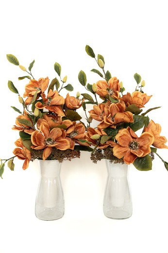Ramo de flores artificiales para cementerio con flores de magnolio naranjas