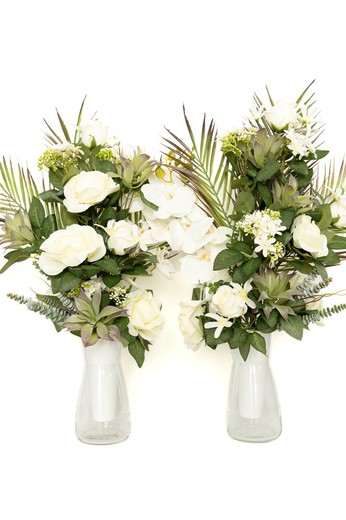 Elegante ramo de cementerio con orquídeas y rosas blancas