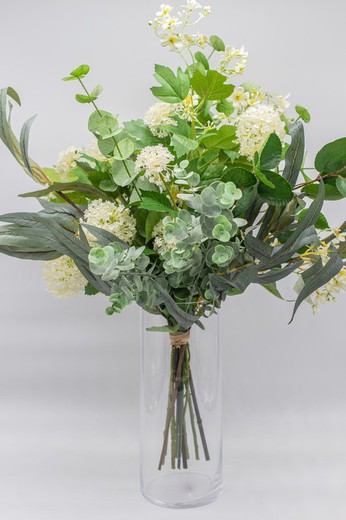 Grand bouquet sauvage avec des boules de printemps, de la viorne et des légumes verts temporaires