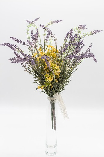 Ramillete silvestre de lavanda provenzal y flores de campo en color amarillo