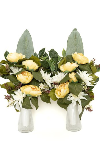 Bouquet de cimetière avec pivoines de couleur crème et ocre