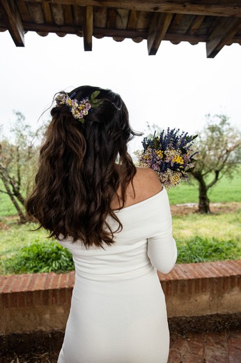 Ramo de novia con lavanda preservada y manzanilla seca