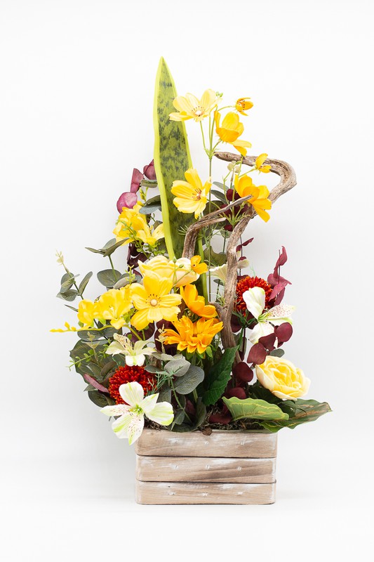 Composition florale artificielle aux couleurs très printanières, orange,  jaune et marron. Énergie pure — Oh!MyFlor