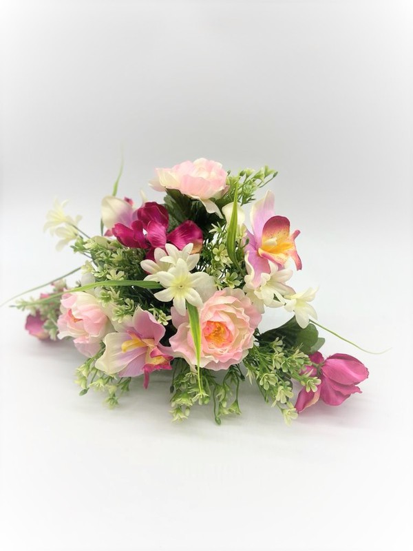Arranjo de flores de cemitério em tons de rosa. — Oh!MyFlor