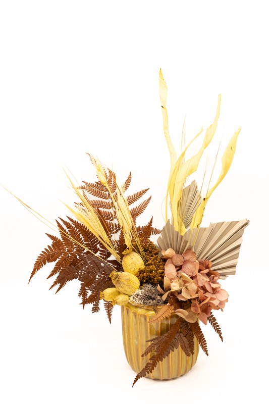 Jarrón de cerámica con flores preservadas y flores secas en tonalidad  mostaza y amarillo — Oh!MyFlor