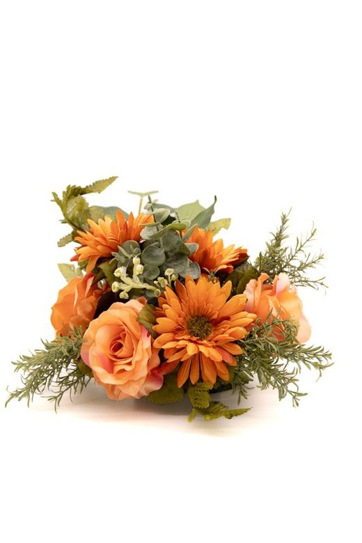 Pequeño centro de flores artificiaes en color naranja para nichos