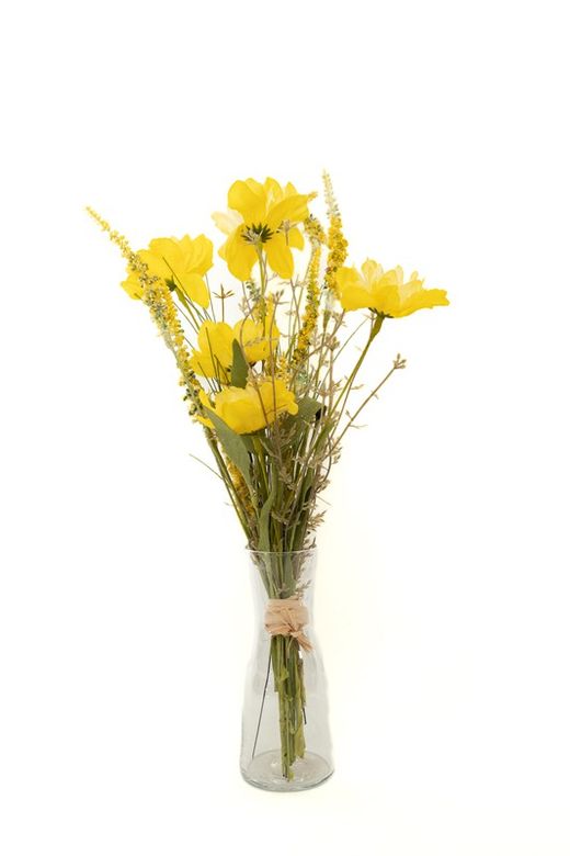 Pequeño ramito de flores silvestres en color amarillo