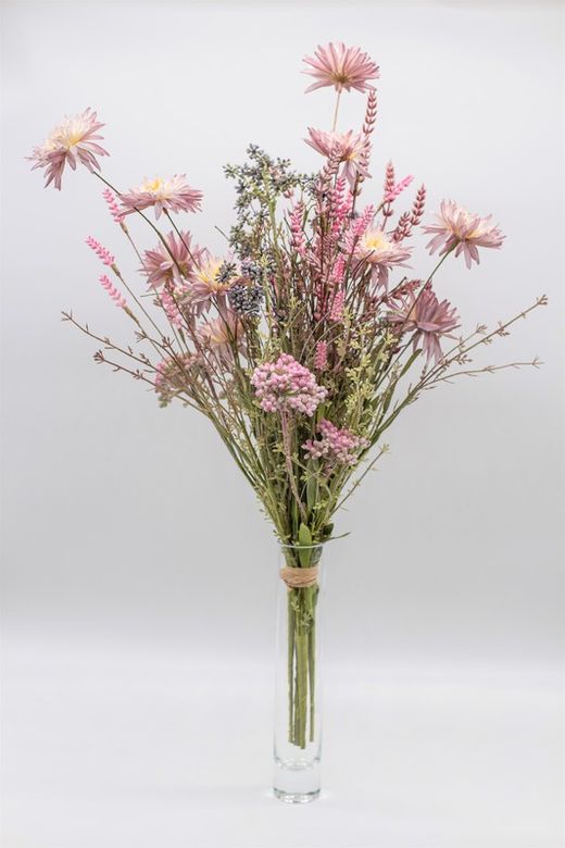 Ramillete floral silvestre en tonos malva