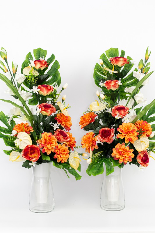 Bouquet de fleurs pour cimetière dans des tons orange et crème — Oh!MyFlor