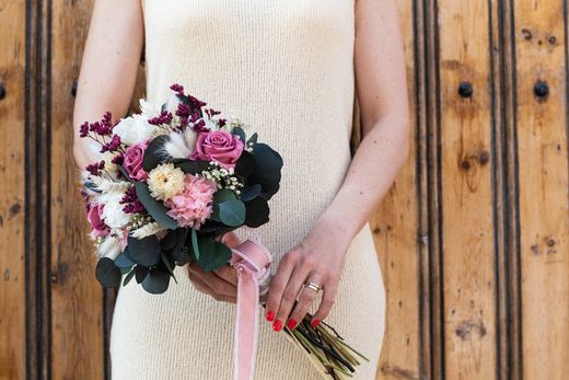 Roma de novia preservado y seco vintage muy romántico y delicado en color rosa nut