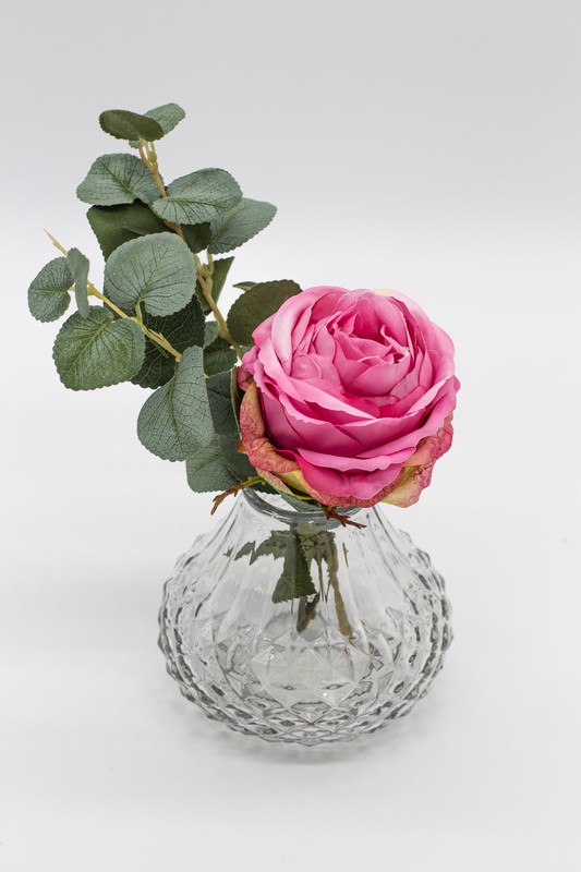 Romántico diseño floral con rosa inglesa rosa intenso en jarrón romántico —  Oh!MyFlor