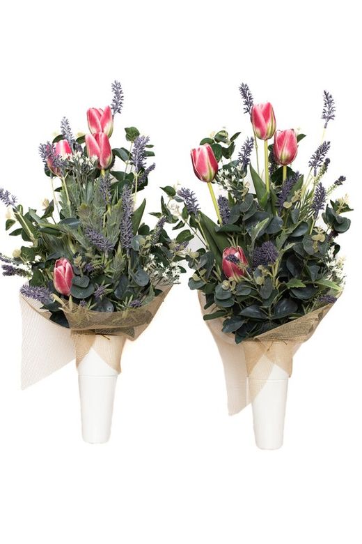 Silvestre ramo para cementerio con tulipanes en color rosa