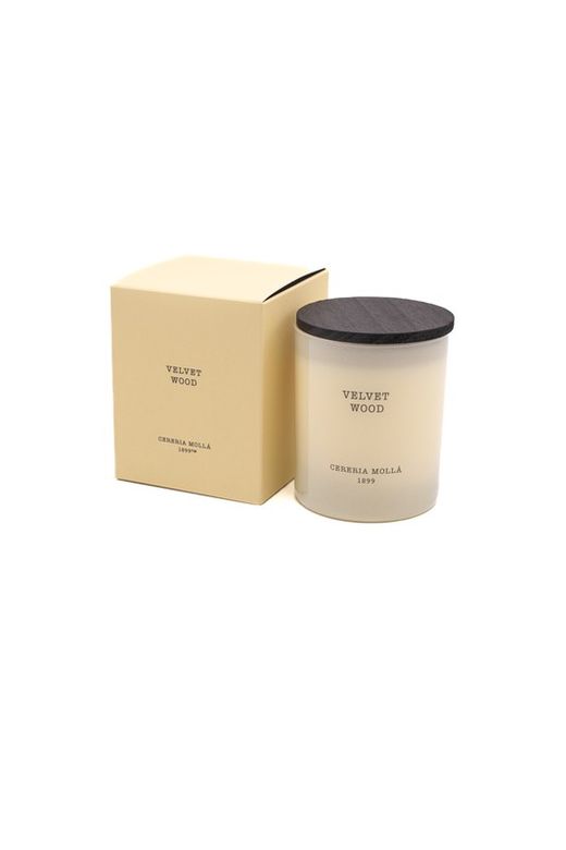 Vela Premium de 230 Grs. Madeira de veludo. Coleção Boutique CERERIA MOLLA 1899. Feito à mão. +/- 50 horas